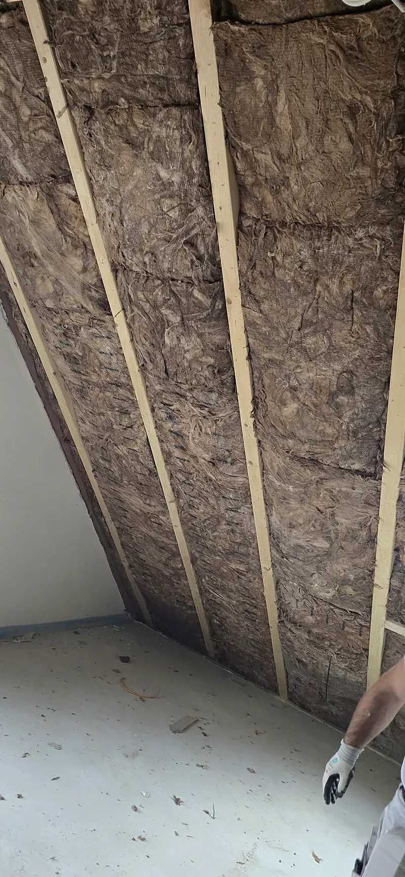 Neues Dachfenster im ausgebauten Dachgeschoss