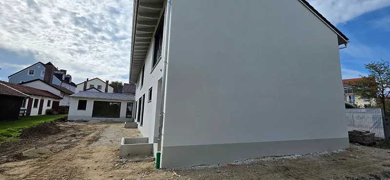 Mehrfamilienhaus mit neuer Fassadendämmung